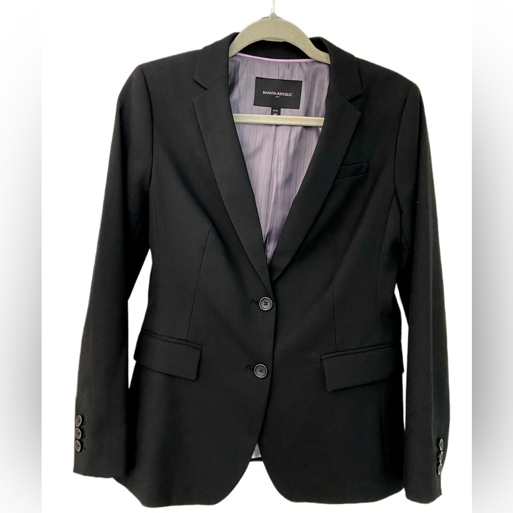 Banana Republic suit jacket,size 6P, black